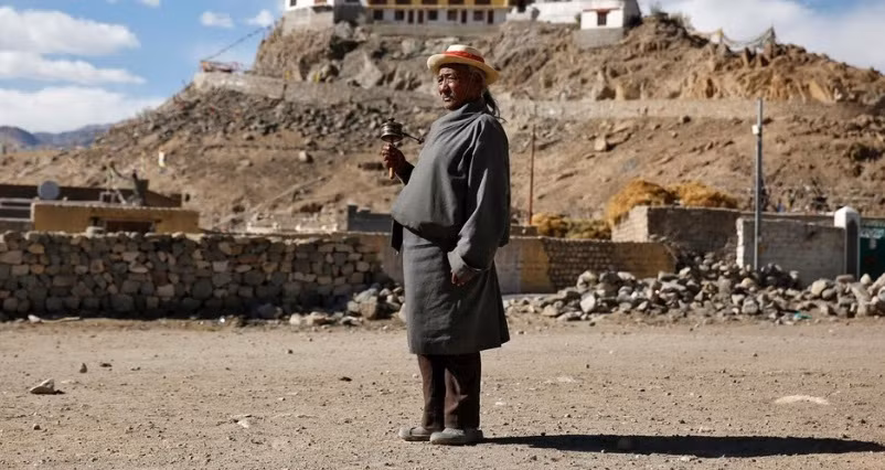 Dorsey Takapa, 65 tuổi, buồn rầu nói: “Những giá trị truyền thống đang mất dần vì chúng ta quá tập trung kiếm tiền”.