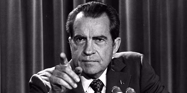 Trước khi bước chân vào chính trường, vị tổng thống thứ 37 của Mỹ Richard Nixon từng quản lý một gian hàng trò chơi.