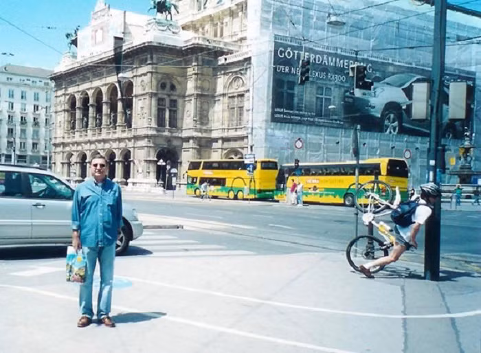 Tai nạn đáng tiếc có thể xảy ra bất cứ khi nào. Vì vậy, bạn nên nhớ tuân thủ luật giao thông.