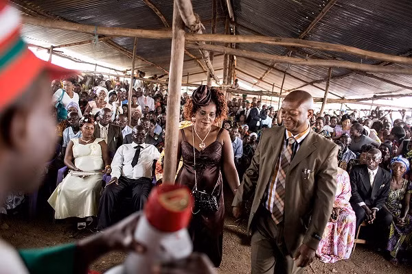  Đám cưới tập thể đặc biệt dành cho 46 cặp cô dâu chú rể người Công-gô được tổ chức tại trại tị nạn Kavumu ở Burundi.