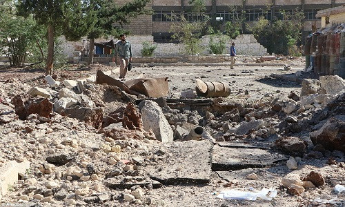 Trước đó, bệnh viện M10 và M2, bệnh viện lớn thứ hai trong khu vực, đã bị trúng “mưa bom” hôm 28/9.