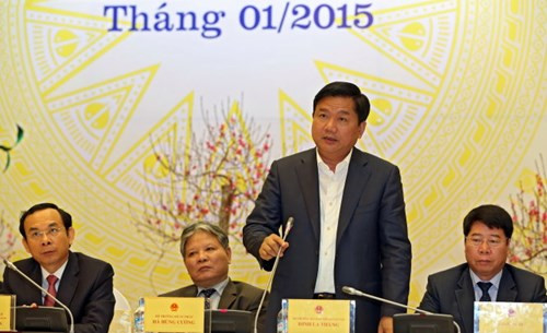 4. Đề nghị điều tra vụ tin nhắn tiền bạc của Thứ trưởng Bộ GTVT. Chiều tối 30/1, tại cuộc họp báo Chính phủ, Bộ trưởng Bộ Giao thông vận tải (GTVT) Đinh La Thăng đã trả lời câu hỏi của báo chí về một số thông tin liên quan đến “bút phê” của Thứ trưởng Bộ GTVT Nguyễn Hồng Trường.