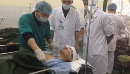 Trong số 8 hành khách bị thương, có 4 hành khách bị thương nặng. Các nạn nhân được cấp cứu, điều trị miễn phí tại Bệnh viện Đa khoa khu vực Ngọc Lặc. Chiếc xe khách vỡ nát phần đầu xe, kính xe vỡ vụn. Xe quân sự bị hư hỏng ở phần đuôi xe.