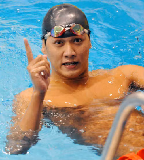 Van dong vien VN sa da an choi Tet: 