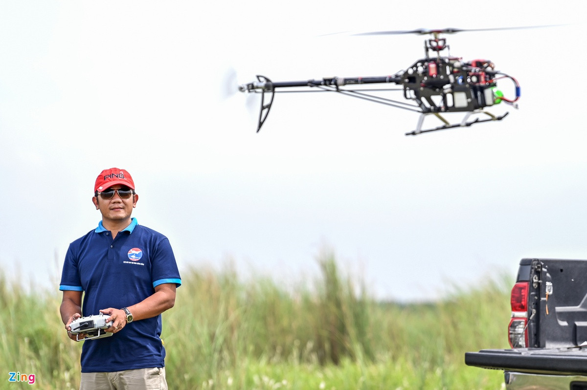 Các thành viên phải thực hiện một số quy tắc an toàn như không được bay trên đầu, không được bay sau lưng...