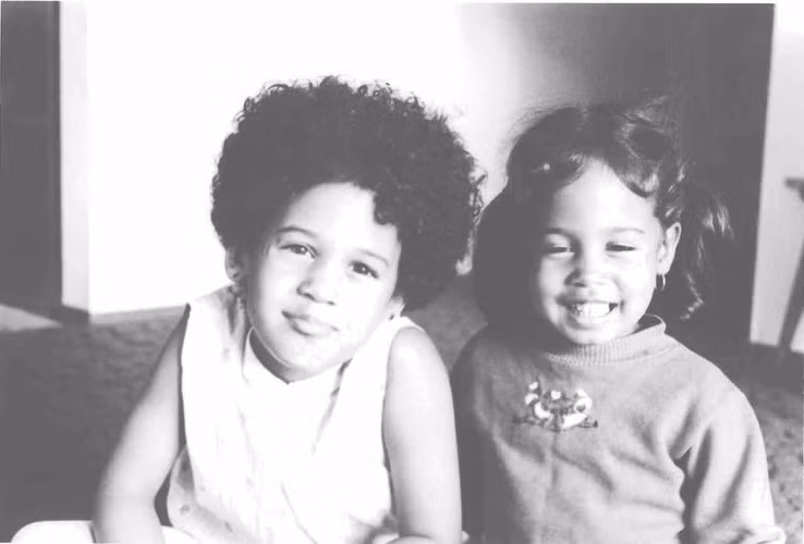 Ảnh chụp Kamala Harris và em gái, Maya, năm 1970. Ảnh: MN.