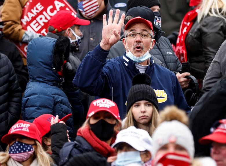 Ngoài Michigan, Tổng thống Mỹ cũng tới Wisconsin và Minnesota để "lôi kéo" cử tri.