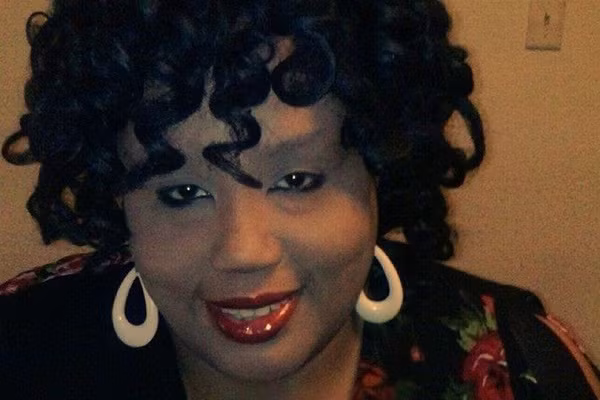 Me qua doi, 4 nguoi con song chung voi thi the suot 1 nam