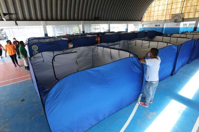 Chính phủ Philippines đã kêu gọi người dân bình tĩnh trước cơn bão. Người phát ngôn điện Malacanang Harry Roque đề nghị cư dân những khu vực có khả năng chịu ảnh hưởng từ bão "bình tĩnh nhưng vẫn phải cảnh giác". Ảnh: PhilStar.