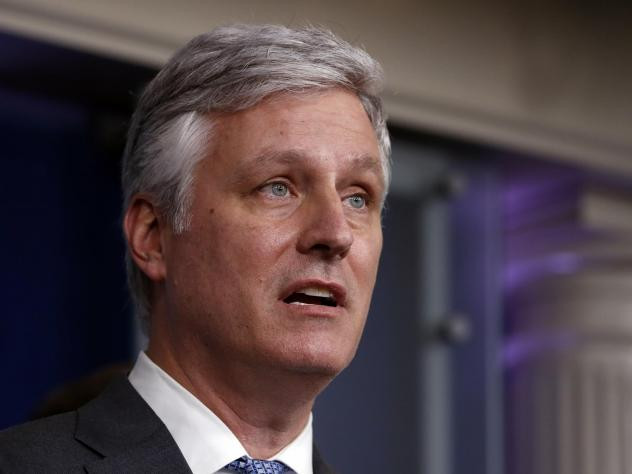 Cố vấn An ninh Quốc gia Mỹ Robert O'Brien sinh năm 1966 tại Los Angeles, bang California. Ông tốt nghiệp cử nhân trường Đại học California và sau đó lấy bằng Tiến sĩ của trường Luật UC Berkeley. Ảnh: ABC News.