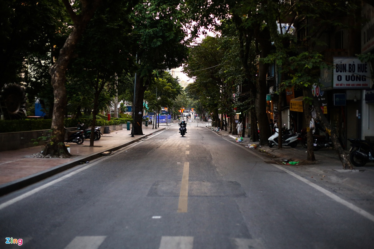 Chi tiết hiện trường tìm thấy quả bom nặng 340 kg tại Cửa Bắc - Hình 7 Chi tiet hien truong tim thay qua bom nang 340 kg tai Cua Bac-Hinh-7