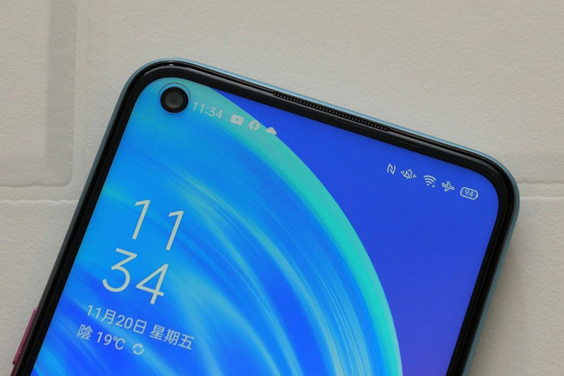 Máy ảnh selfie 8 MP, f/2.0.