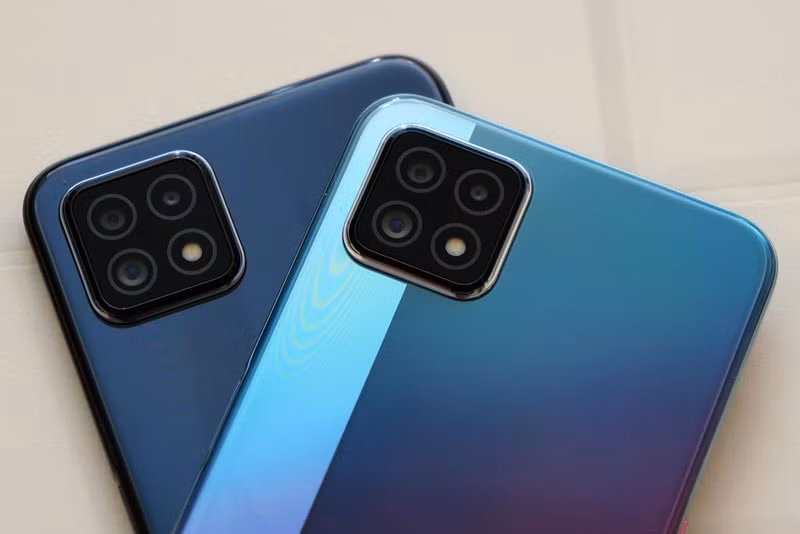 Oppo A73 5G sở hữu 3 camera sau. Trong đó, cảm biến chính độ phân giải 16 MP, khẩu độ f/2.2 cho khả năng lấy nét theo pha. Ống kính thứ hai 8 MP, f/2.2 với góc rộng 119 độ và cảm biến chiều sâu 2 MP, f/2.4.