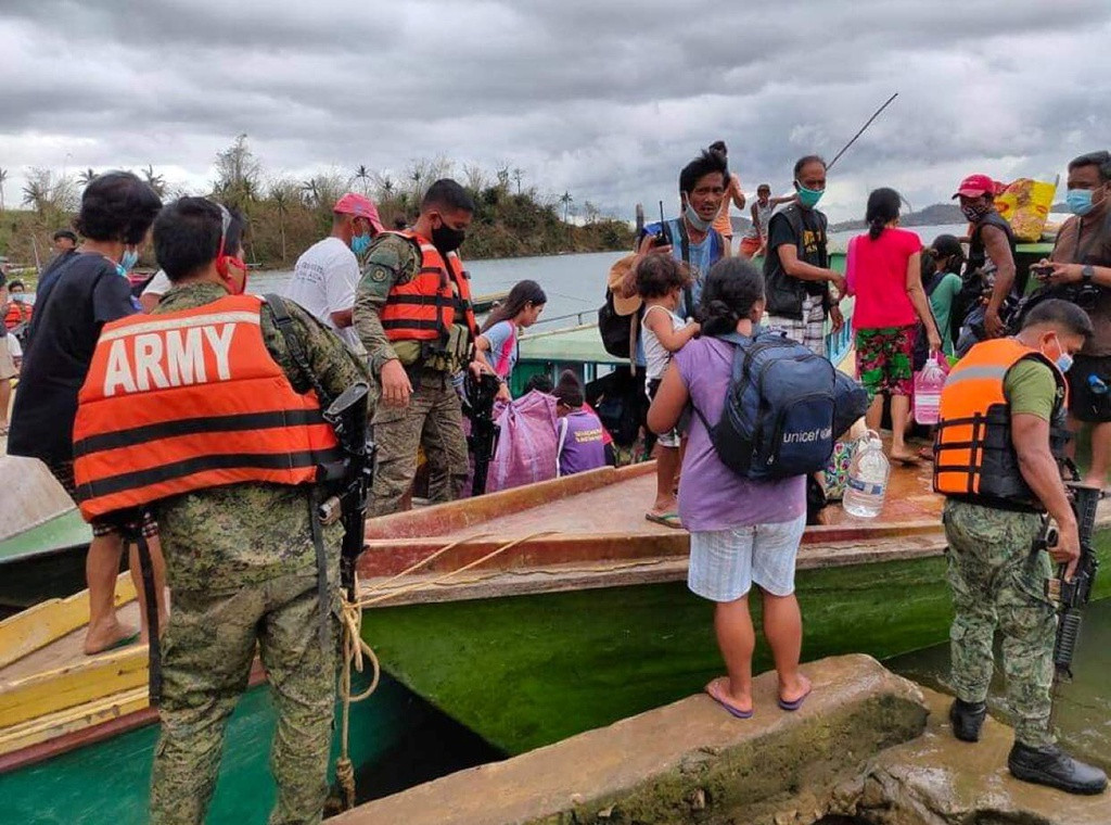 Bao Vamco nhan chim vung thu do Philippines, huong vao Bien Dong-Hinh-2