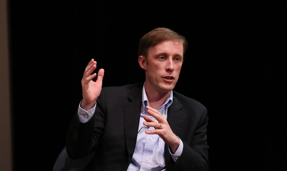 Ngoài ra, Jake Sullivan sẽ tham gia đội ngũ Nhà Trắng với tư cách Cố vấn An ninh Quốc gia. Được biết, ông Sullivan từng là trợ lý của cựu Ngoại trưởng Hillary Clinton trong cuộc tranh cử tổng thống năm 2016. Ảnh: AS.