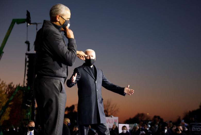Cựu Tổng thống Mỹ Barack Obama xuất hiện để tiếp sức cho ông Biden tại bang Michigan hôm 31/10.