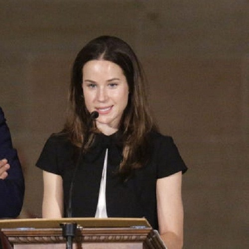 Chan dung co con gai tai sac nha ong Biden-Hinh-11