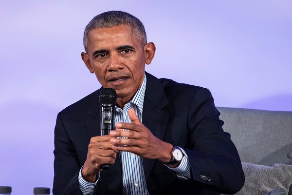 Không phải tự nhiên mà những cuốn sách của ông Obama hay vợ ông lại "đắt hàng" như vậy. Vị cựu Tổng thống Mỹ được đánh giá là tác giả của những cuốn sách chất lượng, bán chạy lâu dài. Ảnh: NYT.