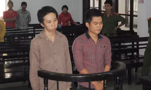 Tuon ma tuy cho bi cao ngay tai toa bi CA tom co