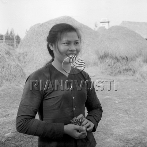 Cô Song Phượng, 19 tuổi, chủ tịch của một hợp tác xã, 1966.