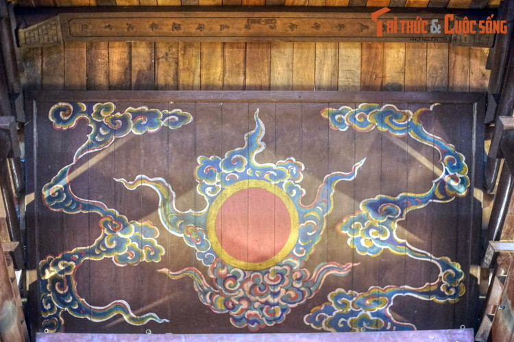 Đình Vũ Thạch đã được trùng tu nhiều lần trong lịch sử. Vào thời thuộc địa, công trình đã may mắn thoát khỏi sự phá huỷ khi thực dân Pháp cho dỡ bỏ làng cũ để xây phố Tây và nhiều công sở quanh bờ hồ.