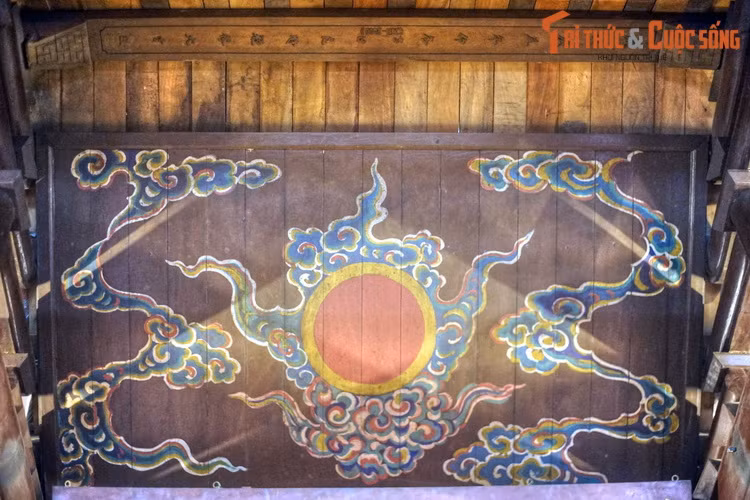 Đình Vũ Thạch đã được trùng tu nhiều lần trong lịch sử. Vào thời thuộc địa, công trình đã may mắn thoát khỏi sự phá huỷ khi thực dân Pháp cho dỡ bỏ làng cũ để xây phố Tây và nhiều công sở quanh bờ hồ.