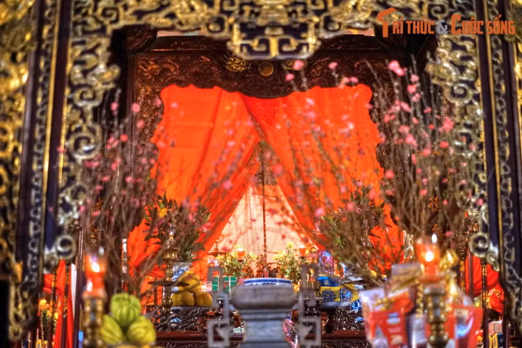 Để tưởng nhớ công ơn của tướng Khỏa Ba Sơn, hội đình Vũ Thạch được mở vào các ngày 10/2 và 15/10 Âm lịch hàng năm.