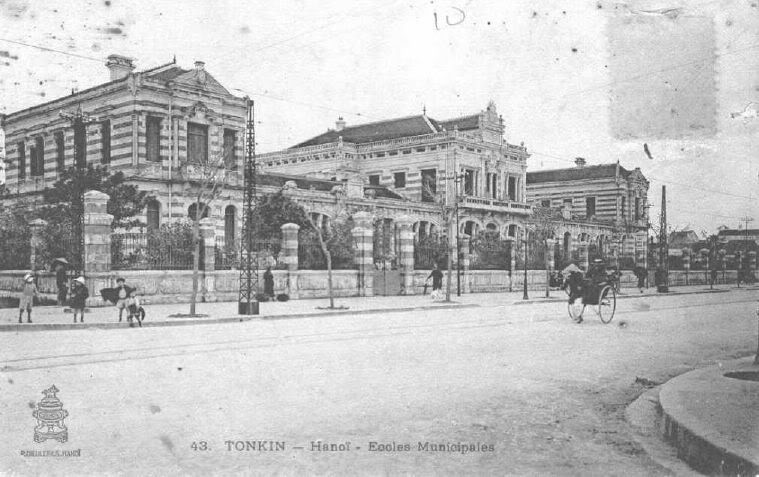 Những tòa nhà này nằm ở vị trí trụ sở UBND TP Hà Nội hiện tại.