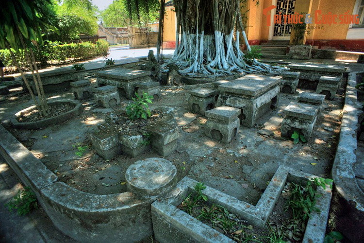 Sau Cách mạng Tháng Tám năm 1945, ông Phạm Khắc Hòe đi theo cách mạng và đảm nhận nhiều chức vụ quan trọng chính quyền Việt Nam Dân chủ Cộng hòa, được Nhà nước tặng thưởng Huân chương Độc lập hạng Nhất. Tại thành phố Lào Cai có con phố mang tên ông...