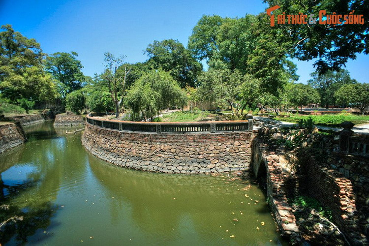 Trở lại với tòa nhà Ngự tiền Văn phòng ở Hoàng thành Huế, sau nhiều thăng trầm lịch sử, công trình vẫn được bảo tồn nguyên vẹn và ngày nay là một điểm tham quan thú vị trong Di sản văn hóa thế giới – Quần thể di tích Cố đô Huế.