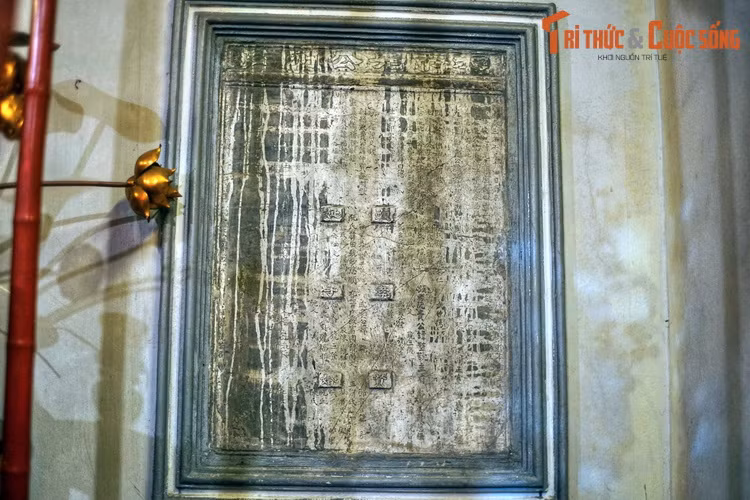 Sau này, cùng với dòng người hội tụ về Thăng Long làm ăn, người làng Quất Động đã di cư tới kinh thành và định cư tại làng Yên Thái để sinh cơ lập nghiệp bằng nghề thêu đã được truyền qua nhiều đời.