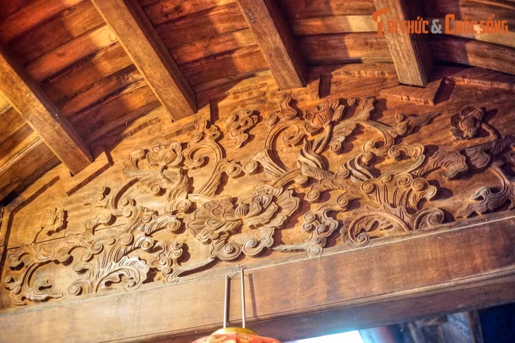 Đình còn bảo lưu khá nguyên vẹn các đường nét kiến trúc tinh xảo có từ thời nhà Nguyễn, cùng nhiều hiện vật lịch sử giá trị.