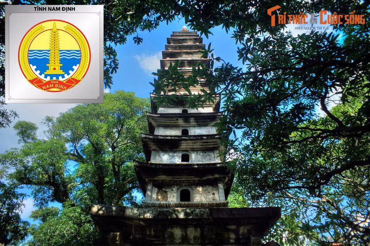  Logo của tỉnh Nam Định: Tháp chùa Phổ Minh. Tháp được xây dựng từ thời Trần, là công trình kiến trúc đặc biệt quý giá, một trong những dấu tích quan trọng còn lại của một thời Hào khí Đông A trong lịch sử Việt Nam.