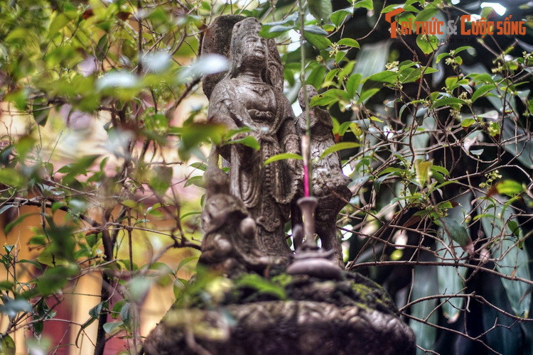 Đây là nhóm tượng có cấu trúc cân đối, được tạo hình sinh động, mang đặc điểm nghệ thuật tượng tròn thế kỷ 18.