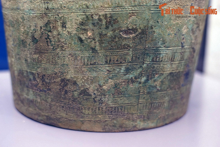 Khi chủ nhân chết đi, chúng trở thành quan tài, được chôn theo để khẳng định vai trò, địa vị người quá cố...