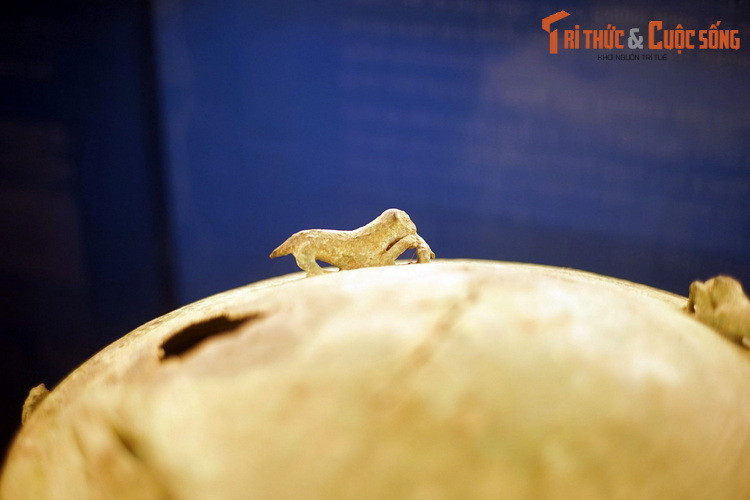 Dù có kích thước rất nhỏ, các khối tượng vẫn tái hiện được đặc trưng giải phẫu học của loài hổ, thể hiện óc quan sát sinh tế cũng như trình độ chế tác đồ đồng của người xưa.