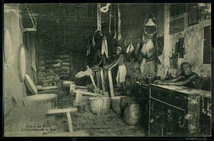 Xưởng giã gạo ở vùng nông thôn Nam Bộ xưa.