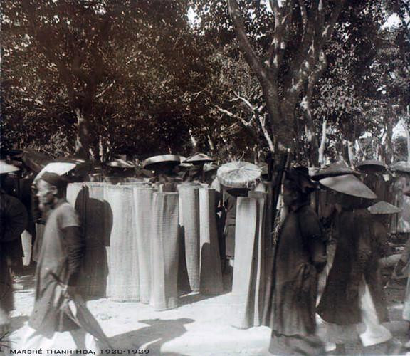 Khu bán chiếu ở chợ Thanh Hóa.