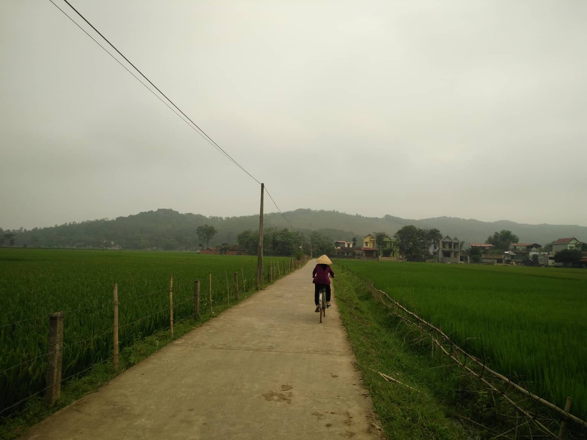 Dieu huyen bi quanh ngon nui “co tien ha pham” doc nhat VN