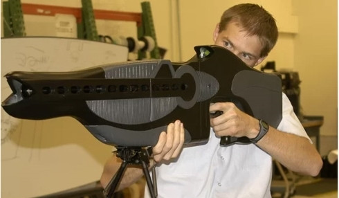 Súng trường gây mù mắt: Loại vũ khí này sẽ không giết chết đối phương mà khiến đối phương bị mù tạm thời bằng cách sử dụng tia lazer. Cách sử dụng rất đơn giản, chỉ cần nhằm vào mắt đối phương và bóp cò.