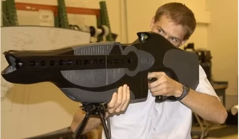 Súng trường gây mù mắt: Loại vũ khí này sẽ không giết chết đối phương mà khiến đối phương bị mù tạm thời bằng cách sử dụng tia lazer. Cách sử dụng rất đơn giản, chỉ cần nhằm vào mắt đối phương và bóp cò.