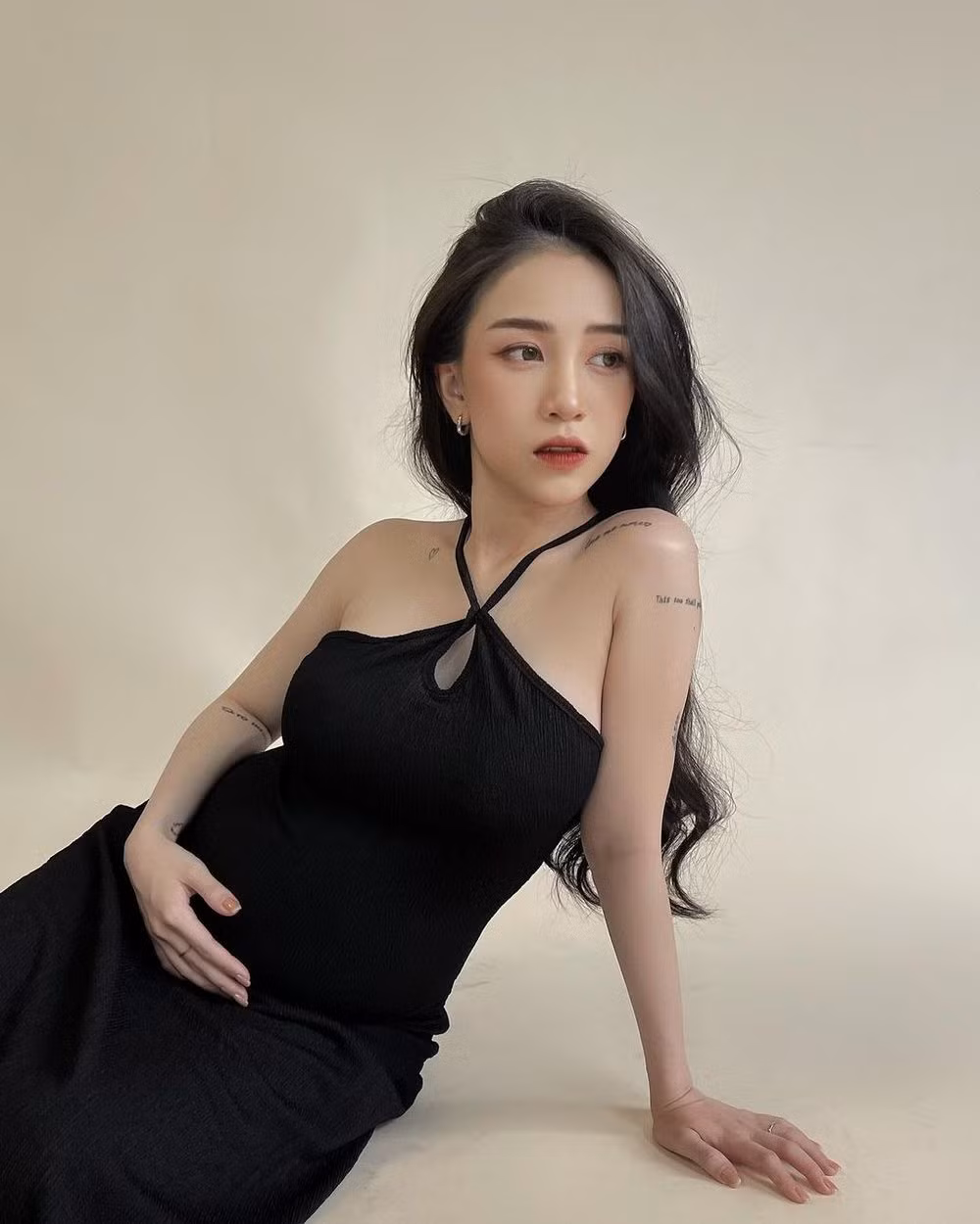 Ai nấy cũng không khỏi ngưỡng mộ bởi bà mẹ 9x lấy lại phong độ nhan sắc quá nhanh. Ảnh: IGNV