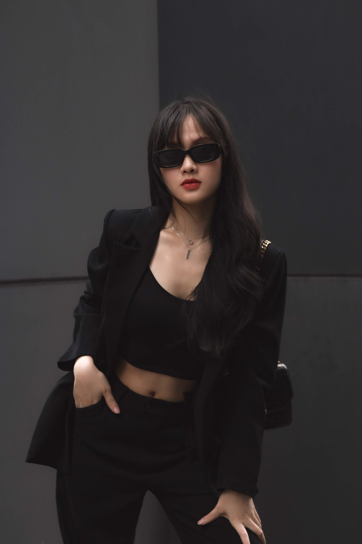 Quế Linh gây chú ý bởi nhan sắc xinh đẹp không kém gì hot girl, cùng phong cách thời trang ấn tượng.