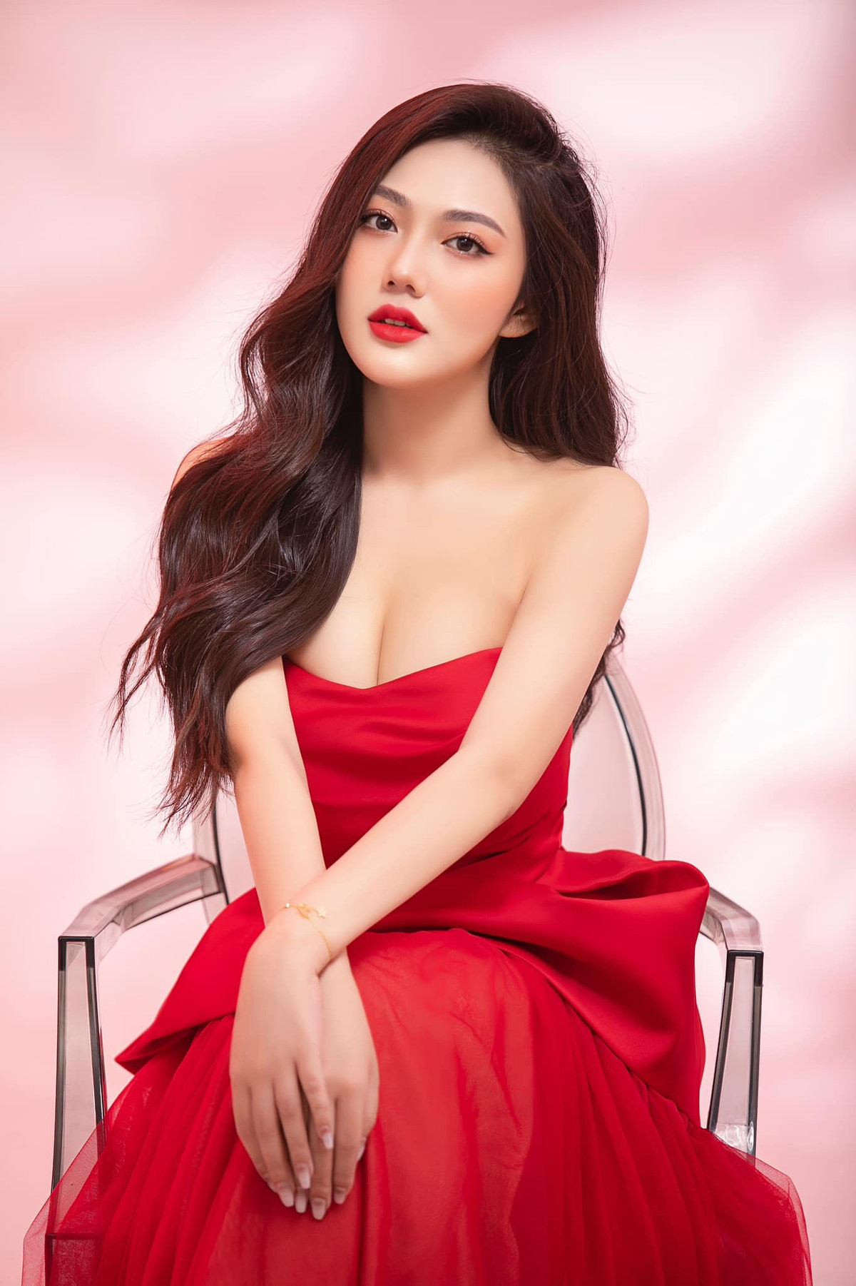 Khoảnh khắc khoe vòng 1 của hot girl 2K này đã nhanh chóng đốn tim nhiều người.