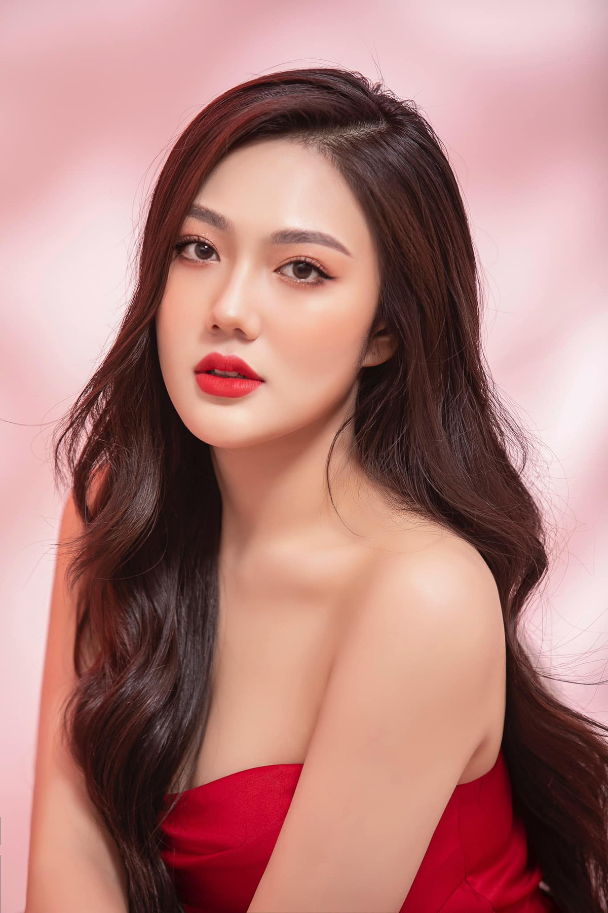 Ở tuổi 20, Triệu Vy nở rộ với nhan sắc quyến rũ hơn và trở thành hot girl thu hút lượng người theo dõi lớn.