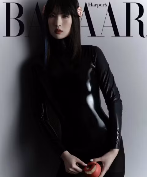 Trong hơn 2 năm qua, ái nữ “gia tộc tỷ đô” Huawei gây chú ý khi lấn sân vào showbiz. Phần lớn ý kiến cho rằng Annabel bất tài, nổi tiếng nhờ gia thế giàu có.