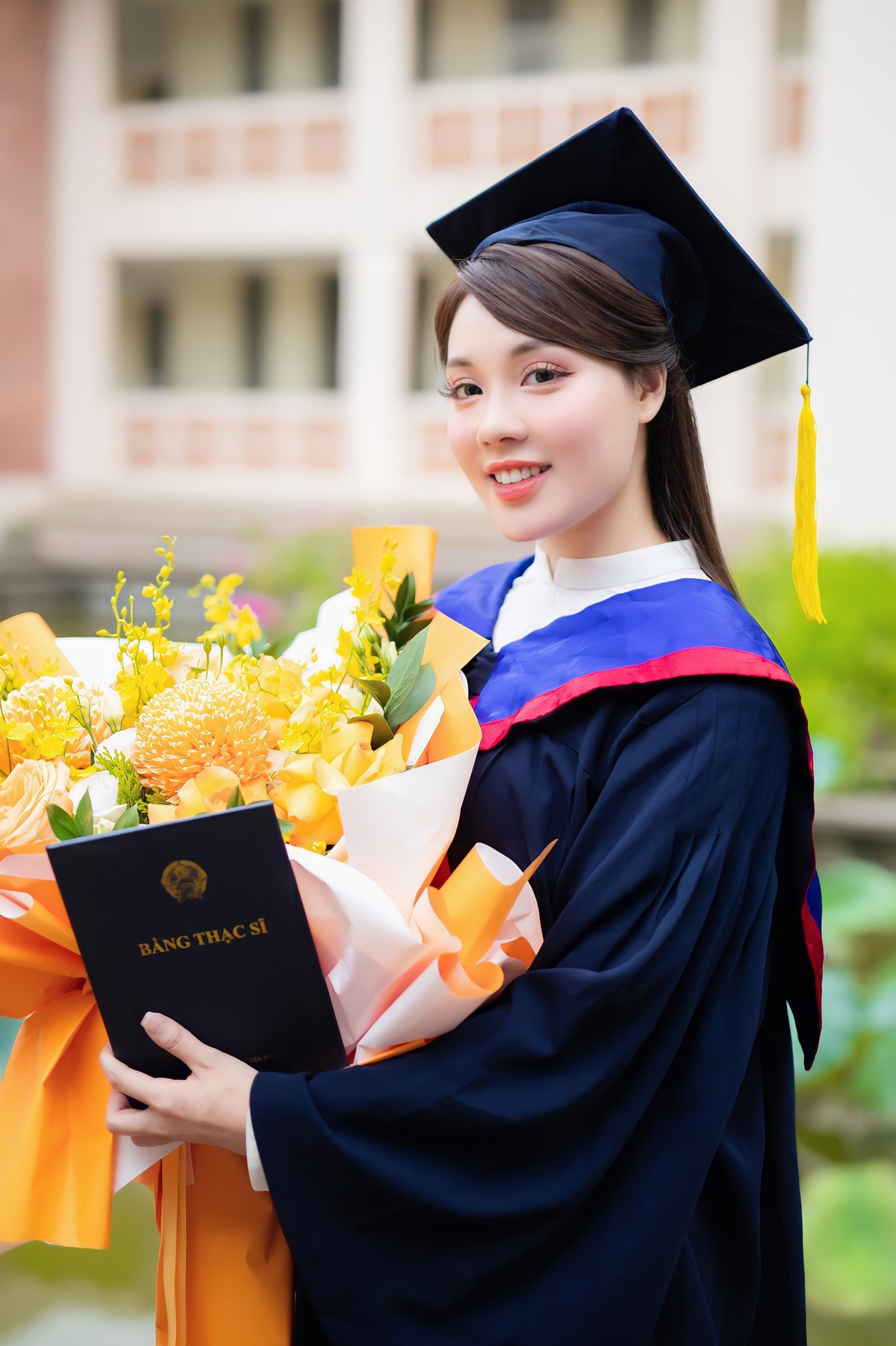 Nhan sắc của nữ giảng viên xinh đẹp lập tức gây chú ý, nhiều netizen nhanh chóng nhận ra gương mặt của Âu Hà My khác lạ hơn trước.