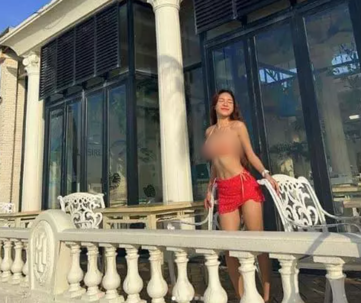 Mới đây trên trang cá nhân, Yến Xuân đã đăng tải loạt hình mới về bản thân. Lần lên sóng này, hot girl phòng gym tiếp tục làm hội chị em gặp áp lực lớn khi khoe body nuột nà.