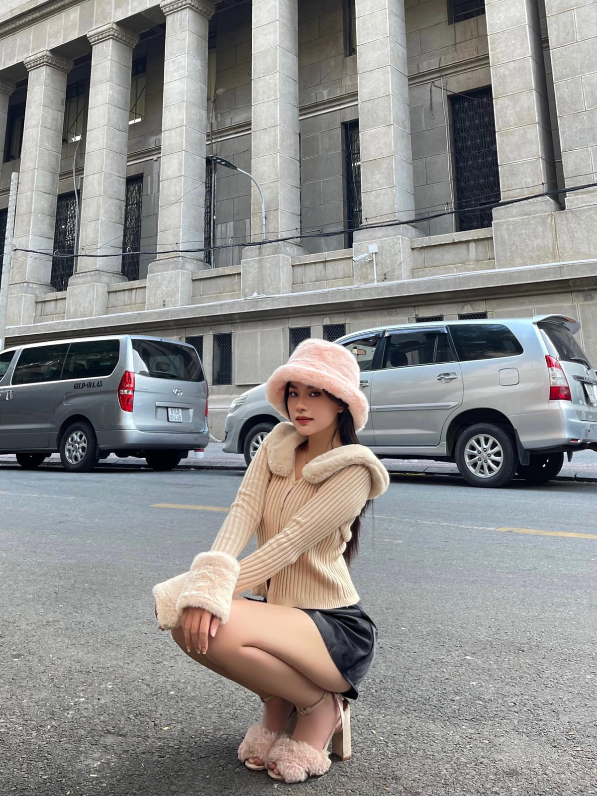 Được bạn bè khen ngợi và ủng hộ, Mẫn Nhi quyết định khởi nghiệp với đồ jean và dịch vụ sáng tạo đồ jean, thu hút rất nhiều sự quan tâm từ giới trẻ.