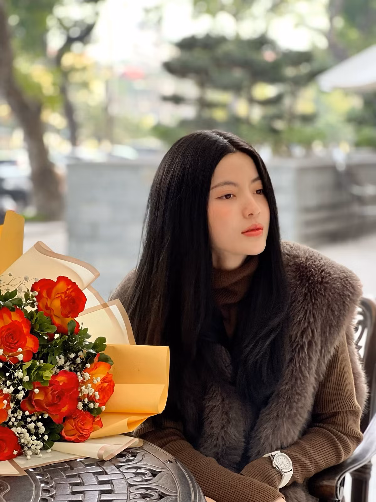 Thanh Huyền hiện kinh doanh online các sản phẩm làm đẹp. Cô sở hữu ôtô riêng, sống trong căn hộ hạng sang...